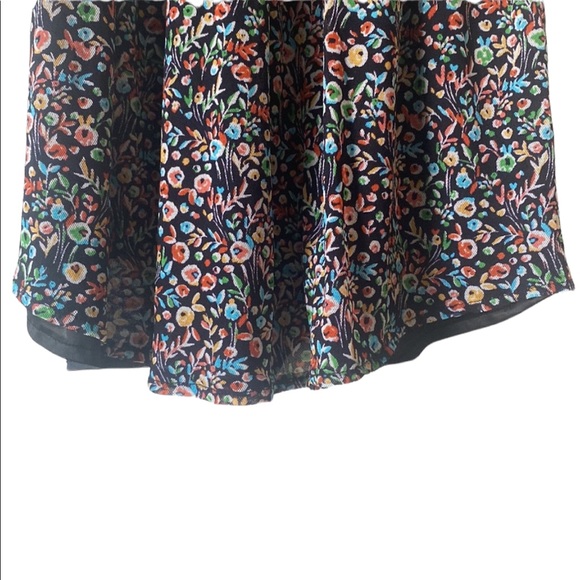 Express Black and Floral Top - Picture 4 of 12